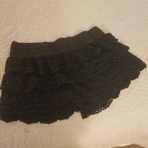 U-style ladies ruffled shorts